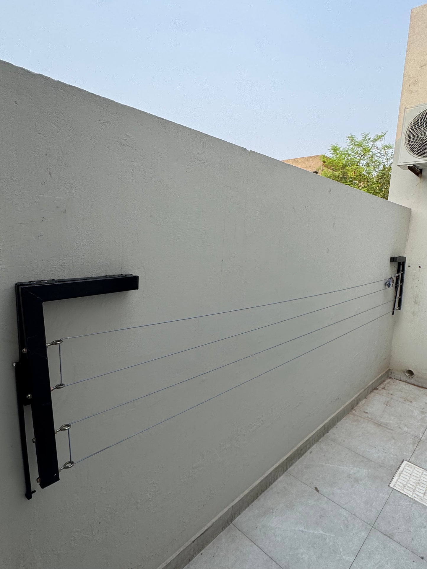 Wall-Mounted Clothes Drying Stand