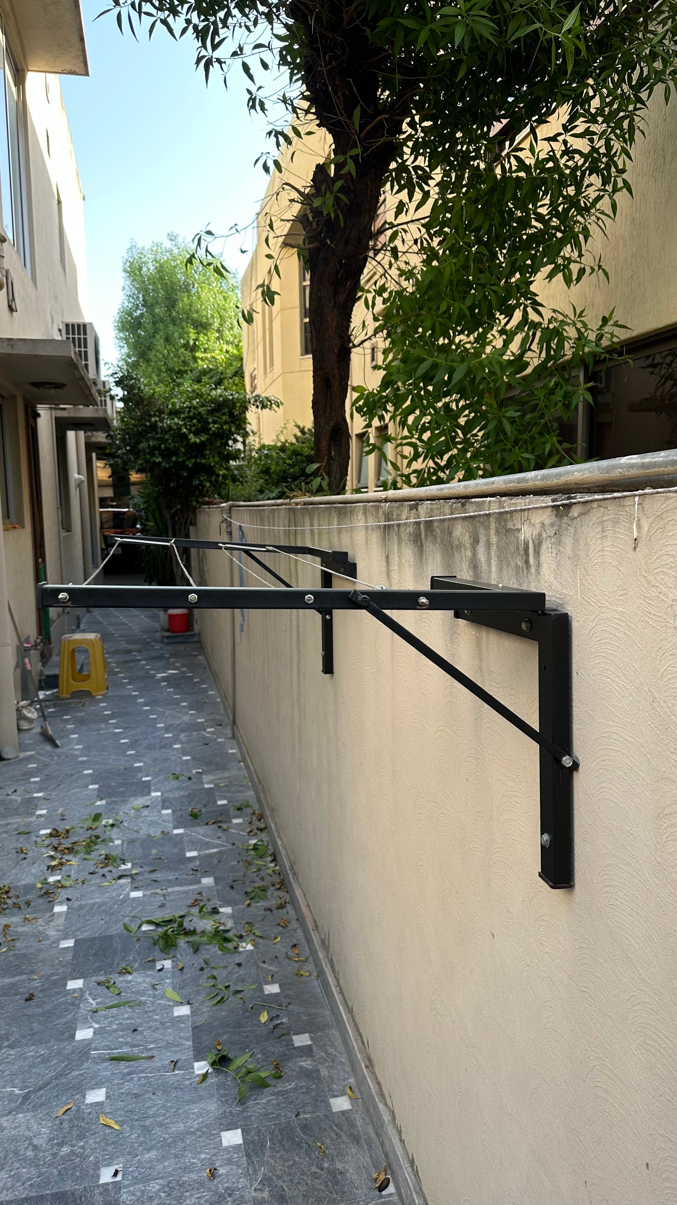 Wall-Mounted Clothes Drying Stand